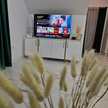 Gold Tag Apartament ทิมิชัวรา ภายนอก รูปภาพ